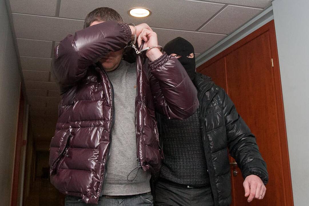 Milžiniškos kontrabandos byloje suimta 17 įtariamųjų