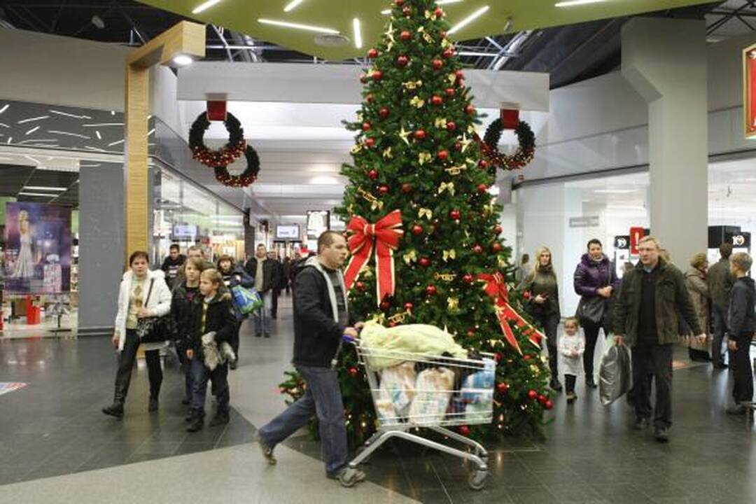"Jamam": klaipėdiečiai "Akropolio" parduotuvėse tuštino lentynas