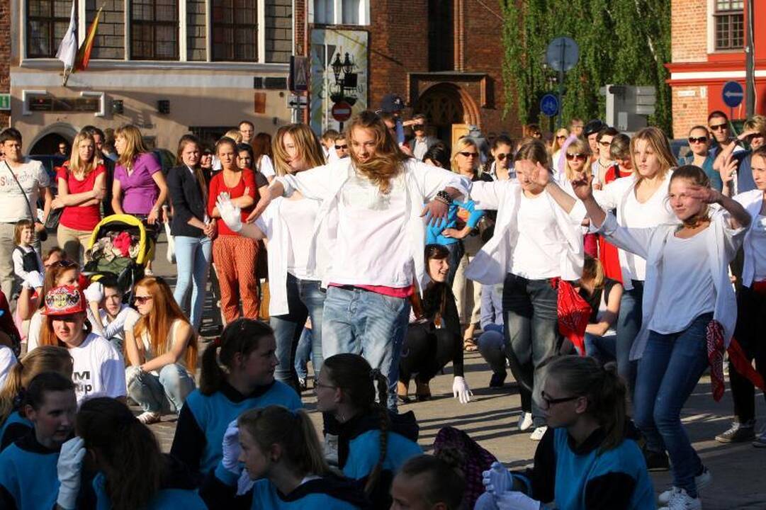 Kauno senamiestyje – masinė šokio fiesta