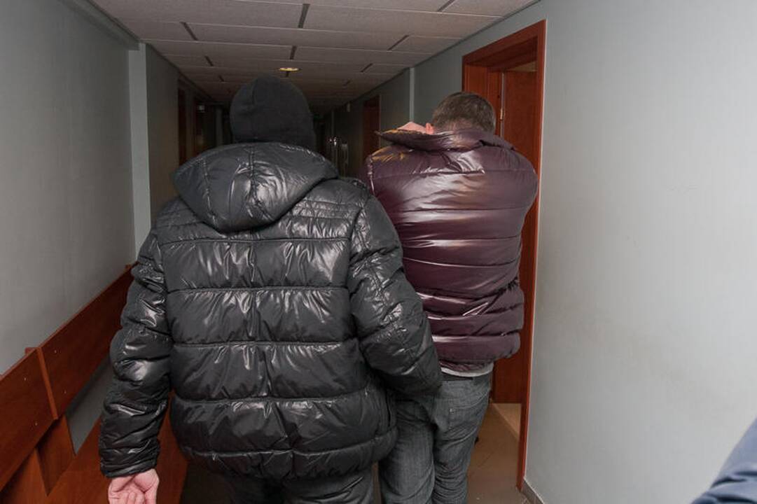 Milžiniškos kontrabandos byloje suimta 17 įtariamųjų