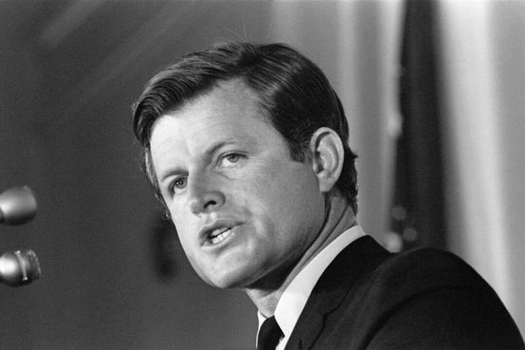 Mirė vienos garsiausių JAV politinių dinastijų patriarchas E.Kennedy
