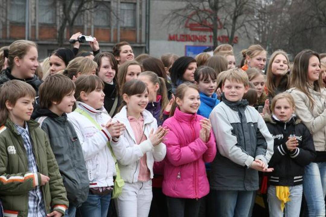 Šokio pamoka - uostamiesčio aikštėje 