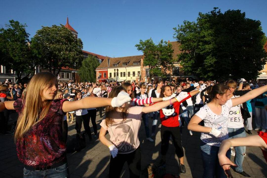 Kauno senamiestyje – masinė šokio fiesta