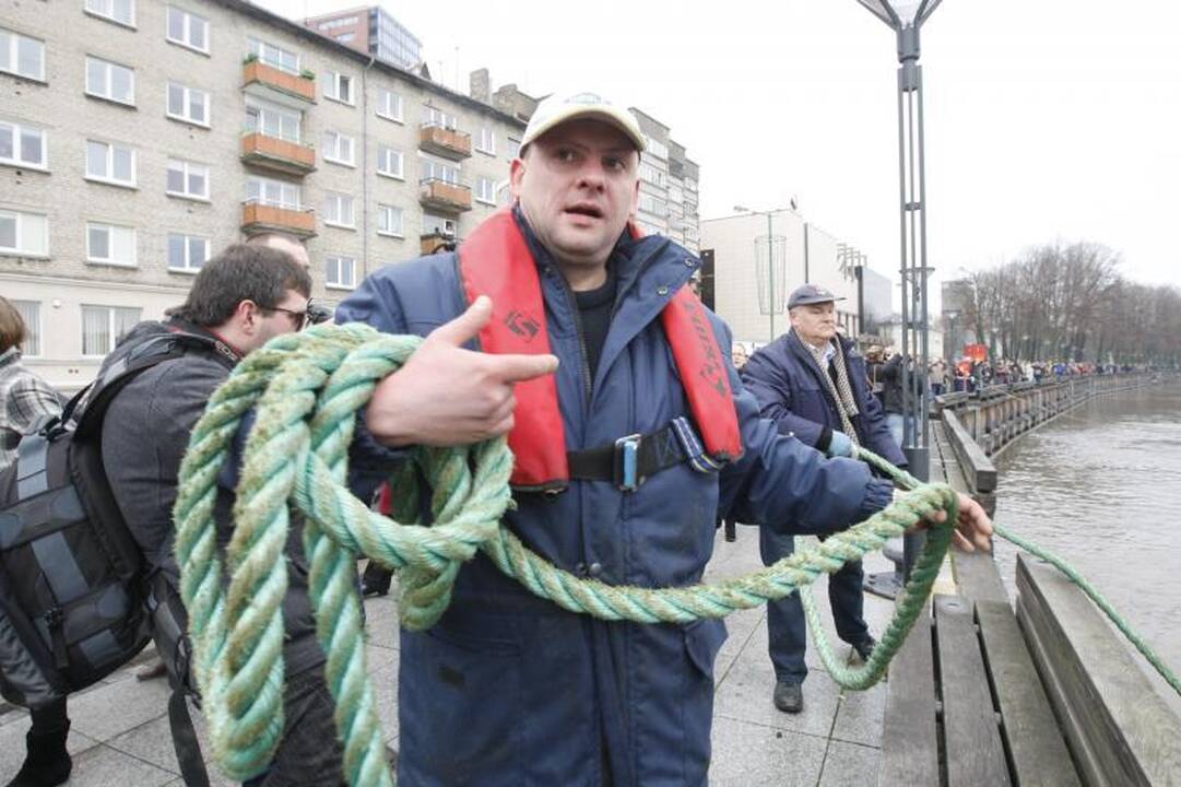 Legendinis „Meridianas“ sėkmingai išplukdytas į remonto vietą