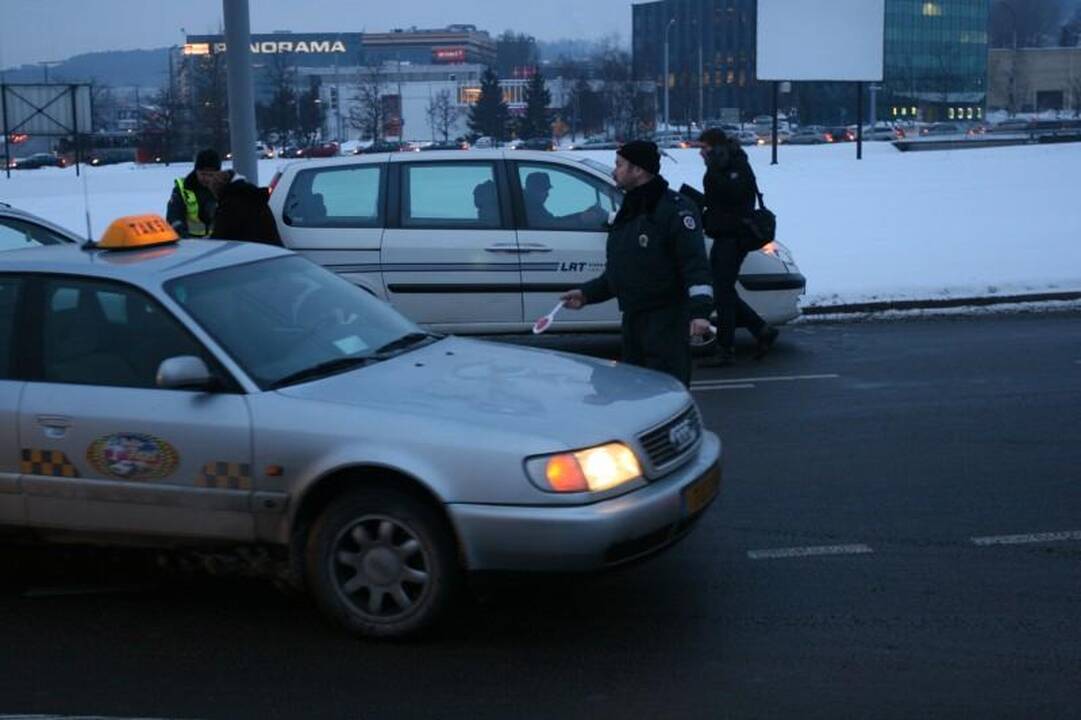 Policija baus protesto akcijoje dalyvavusius taksistus