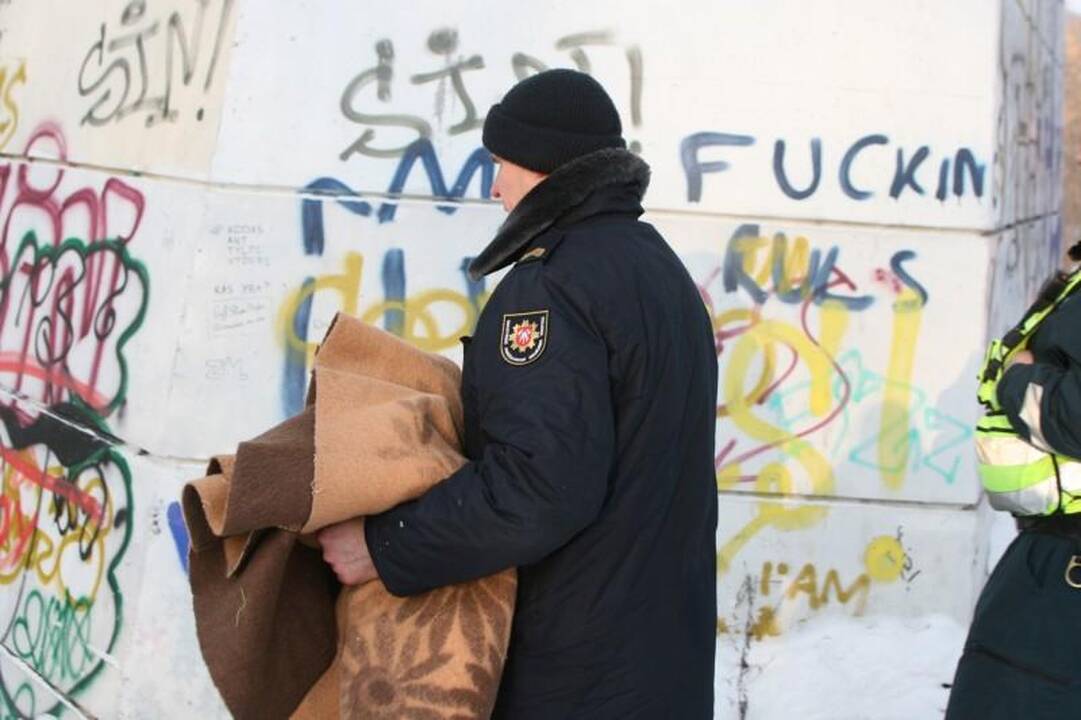 Į Nerį ties Liubarto tiltu nuo krantinės nuslydo vaikinas