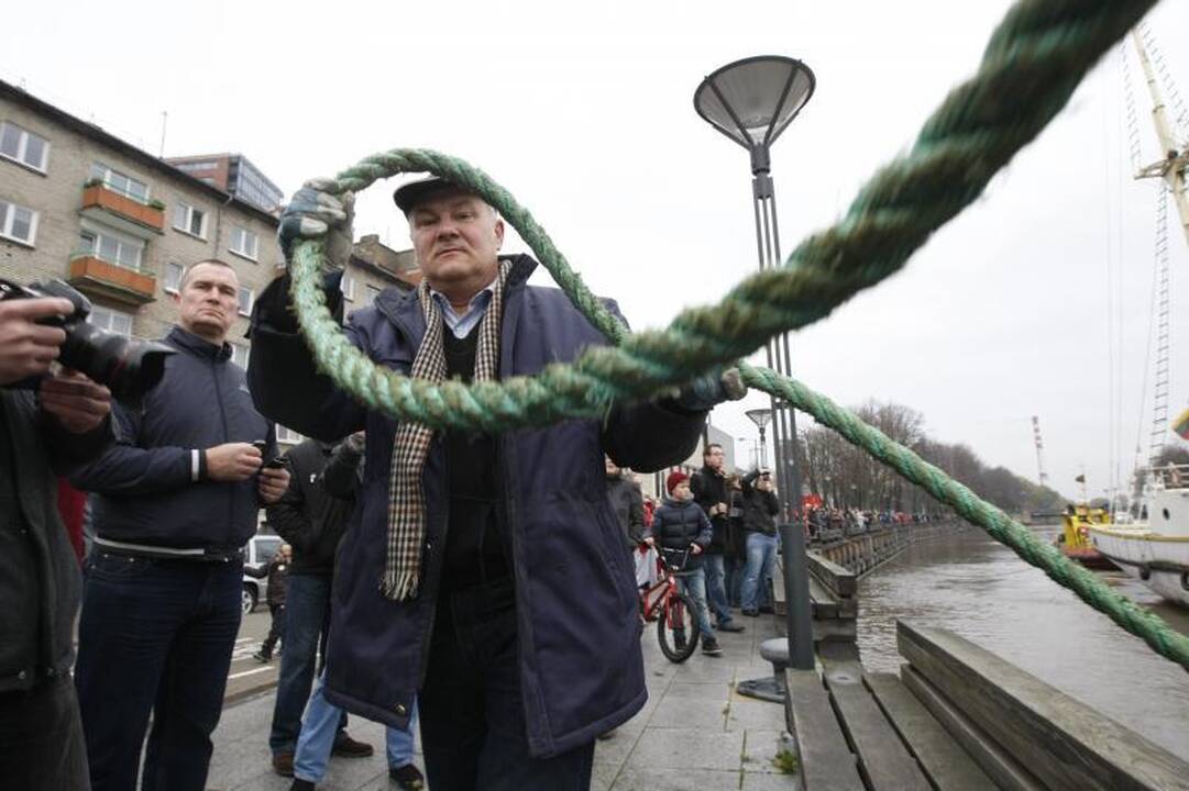 Legendinis „Meridianas“ sėkmingai išplukdytas į remonto vietą