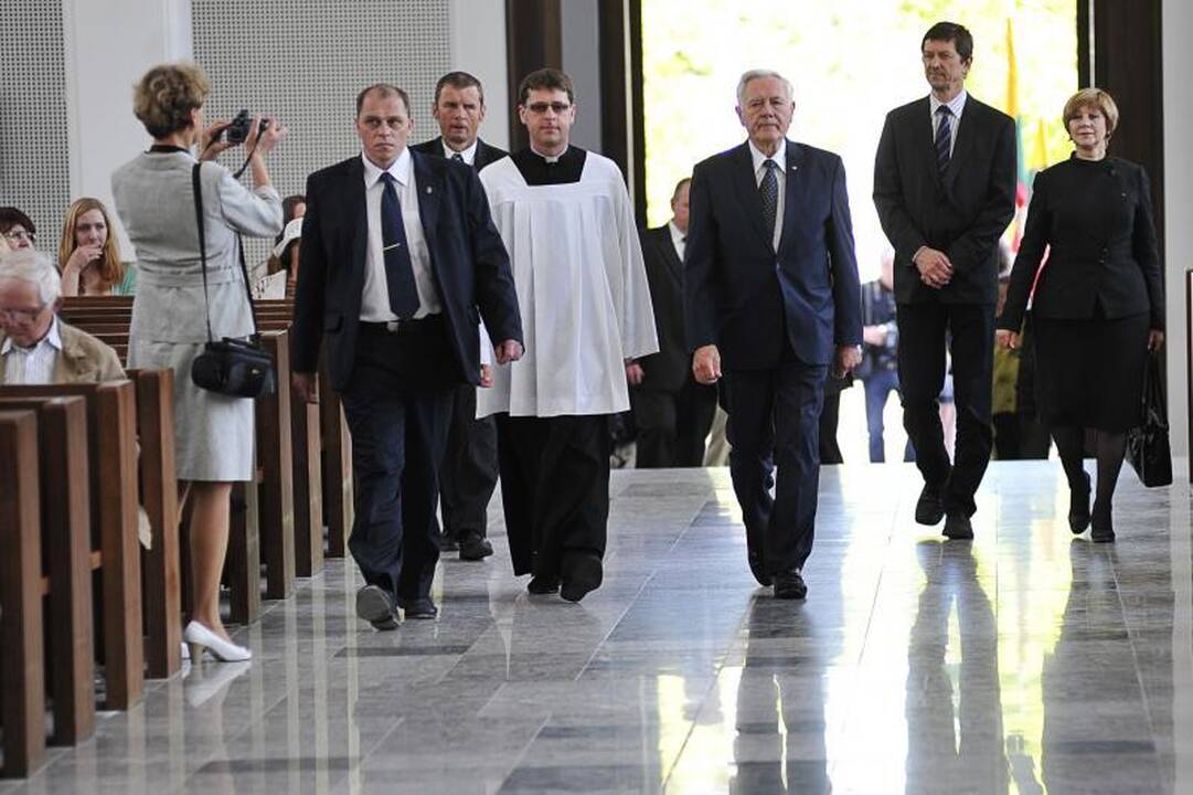 J.Brazaičio palaikų perlaidojime dabartinių šalies vadovų nebuvo