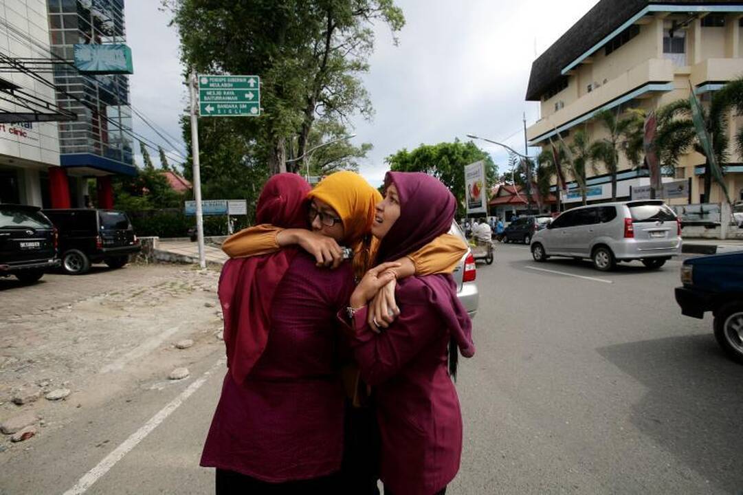 Per žemės drebėjimus Indonezijoje mirė penki žmonės