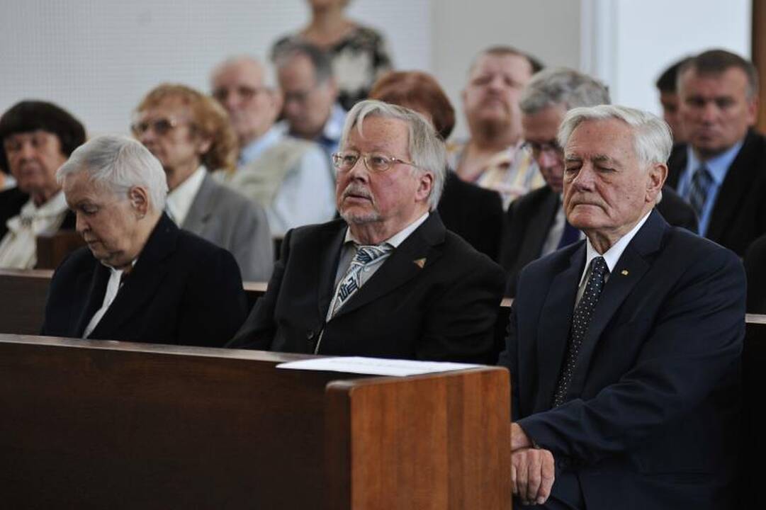 J.Brazaičio palaikų perlaidojime dabartinių šalies vadovų nebuvo
