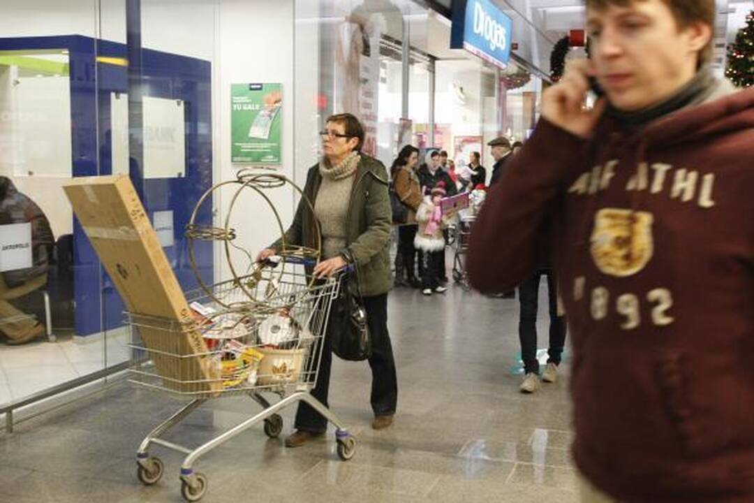 "Jamam": klaipėdiečiai "Akropolio" parduotuvėse tuštino lentynas