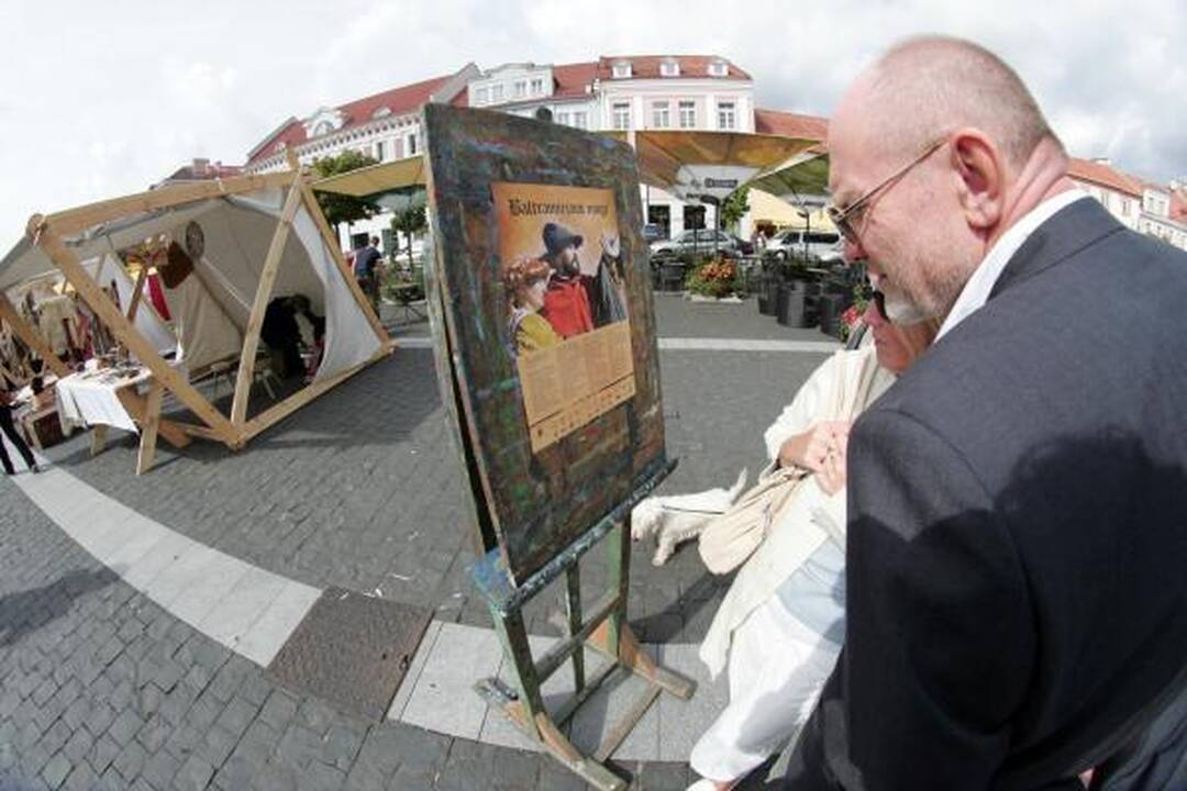 Rotušės aikštėje įsikūrė auksakaliai, puodžiai ir audėjos