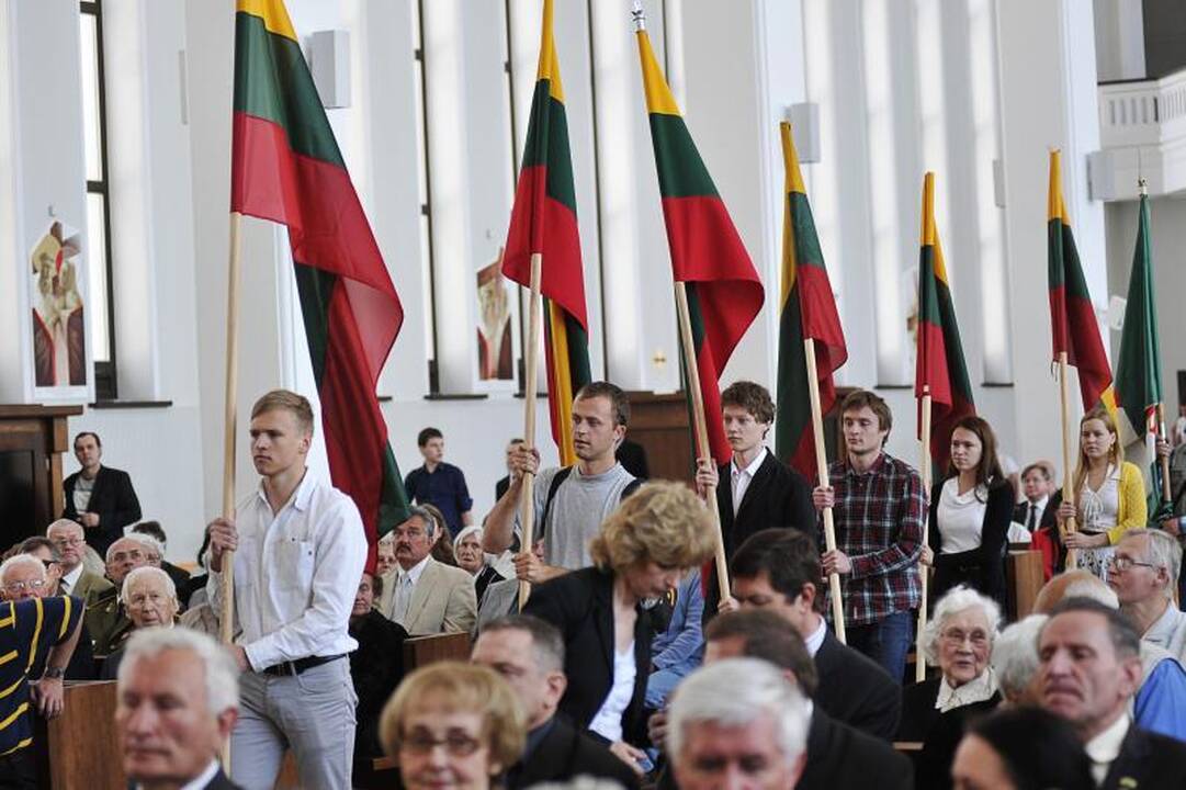 J.Brazaičio palaikų perlaidojime dabartinių šalies vadovų nebuvo