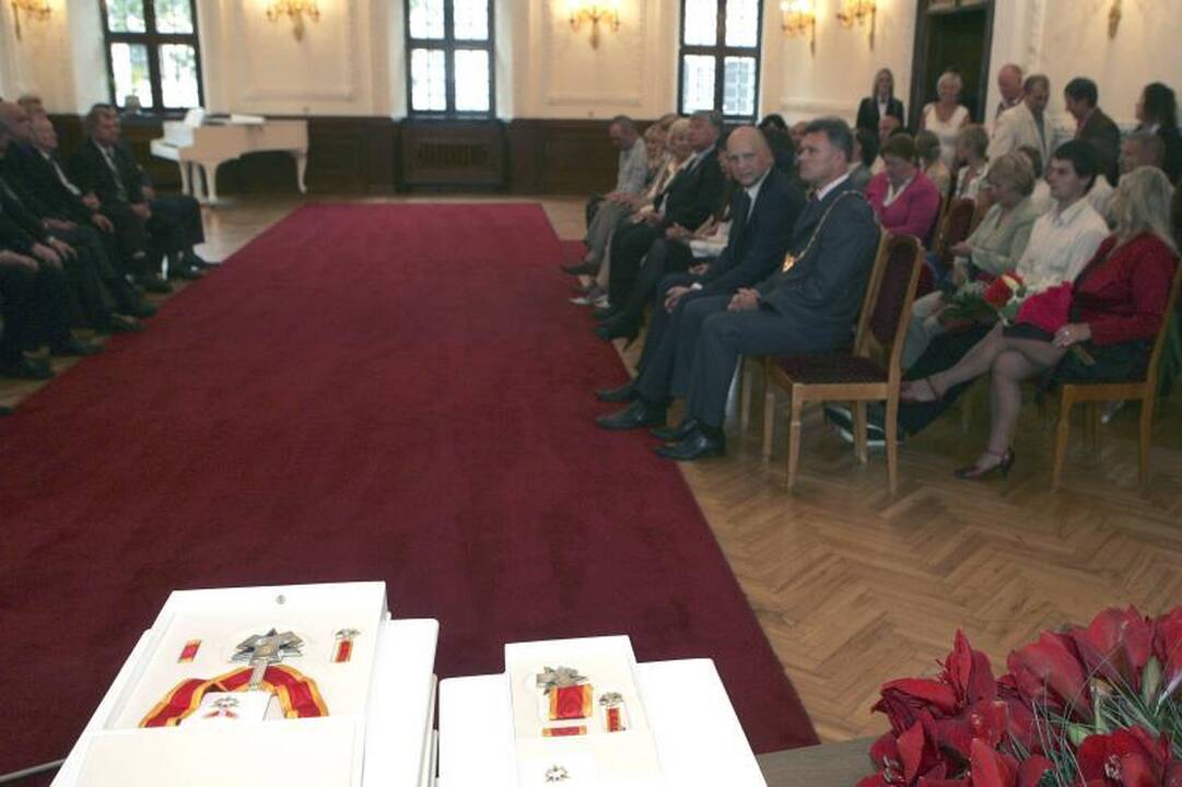 Kauno rotušėje įteikti Santakos garbės ženklai