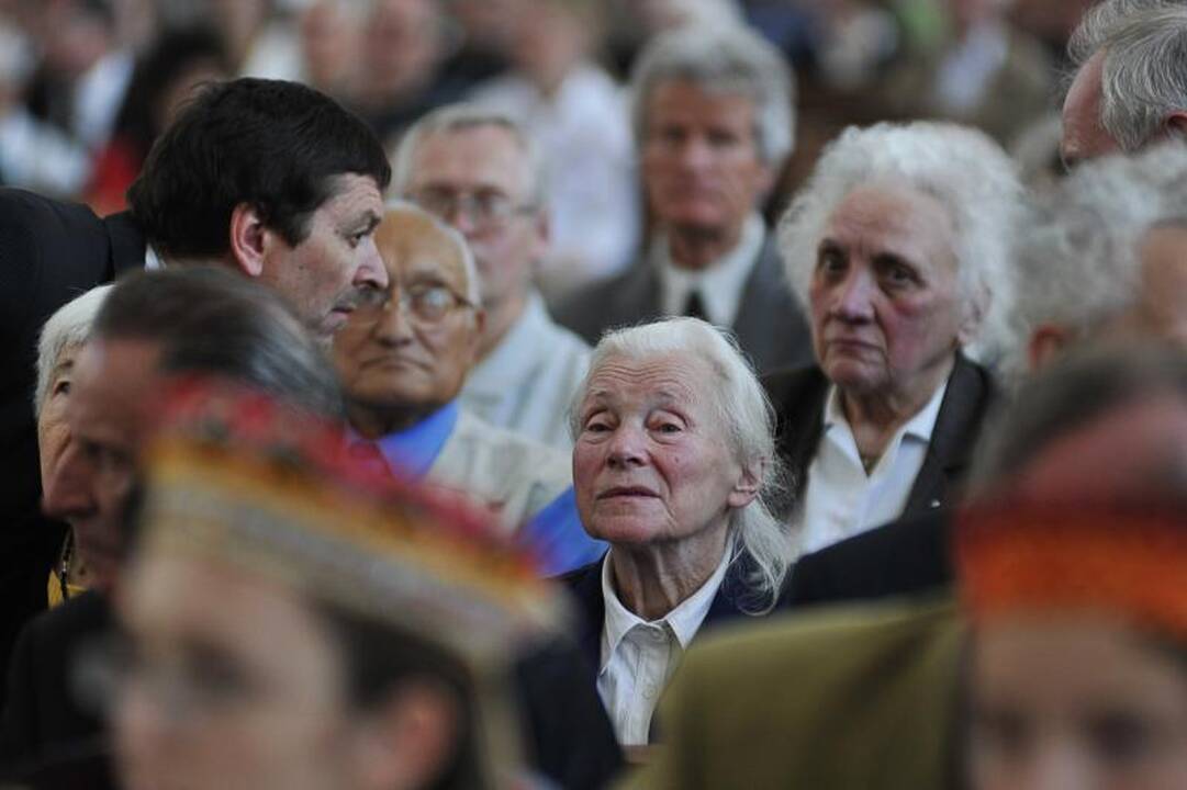 J.Brazaičio palaikų perlaidojime dabartinių šalies vadovų nebuvo