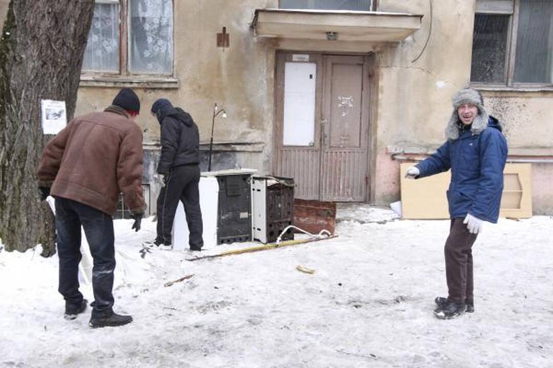 Puikiai įrengti butai atiduoti išplėšti benamiams