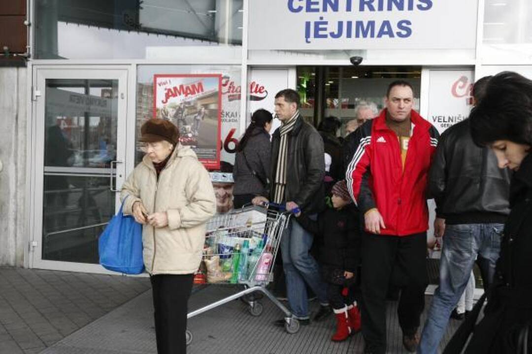 "Jamam": klaipėdiečiai "Akropolio" parduotuvėse tuštino lentynas