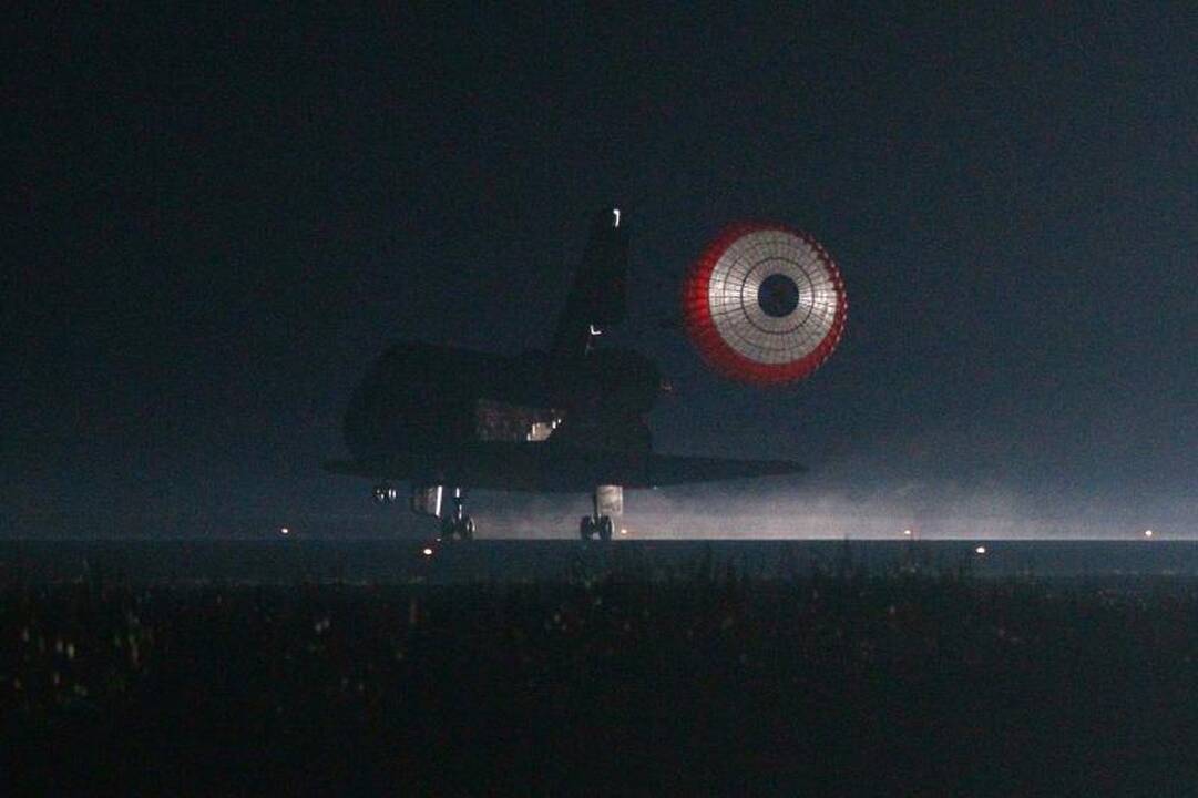 „Atlantis“ nusileido