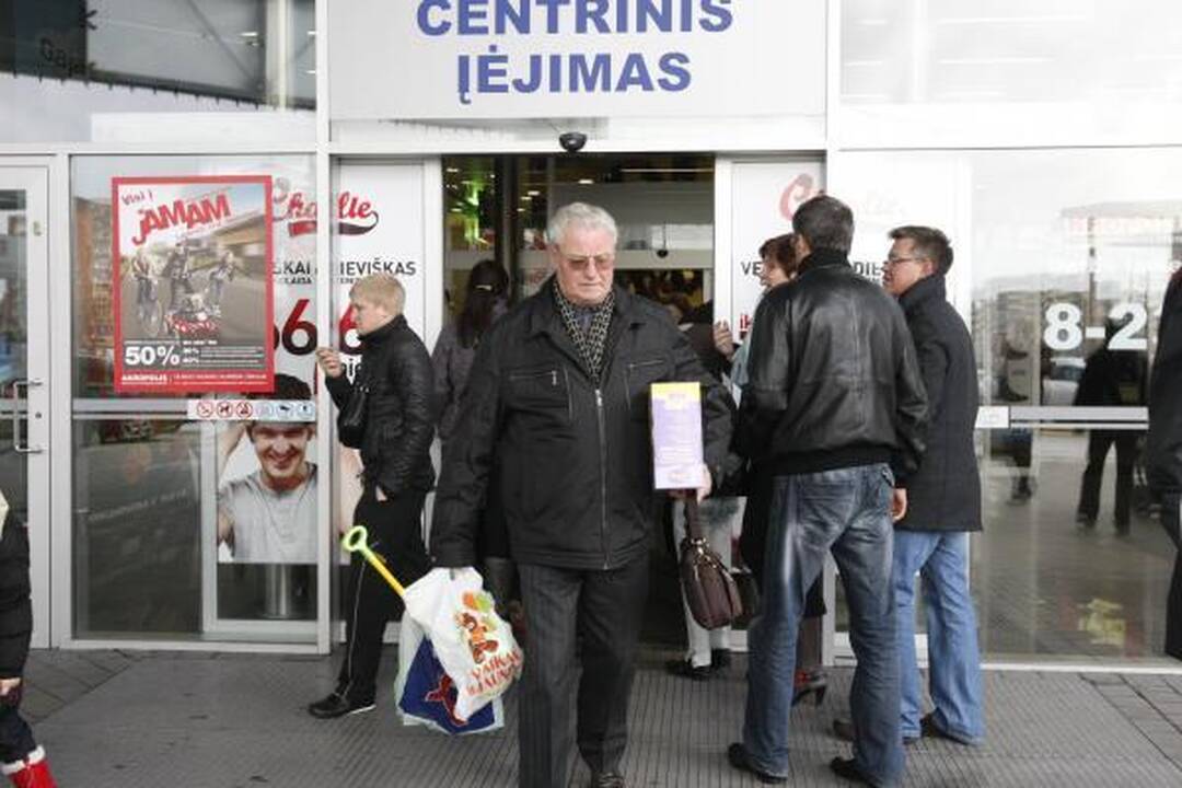 "Jamam": klaipėdiečiai "Akropolio" parduotuvėse tuštino lentynas