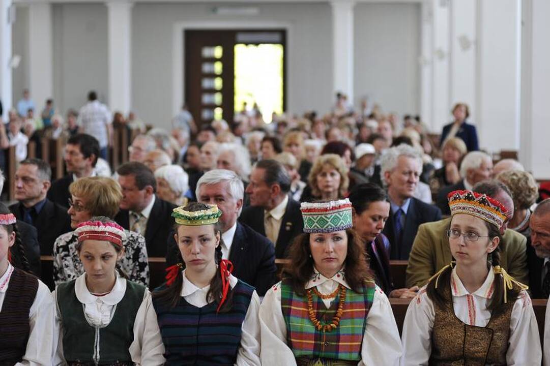 J.Brazaičio palaikų perlaidojime dabartinių šalies vadovų nebuvo