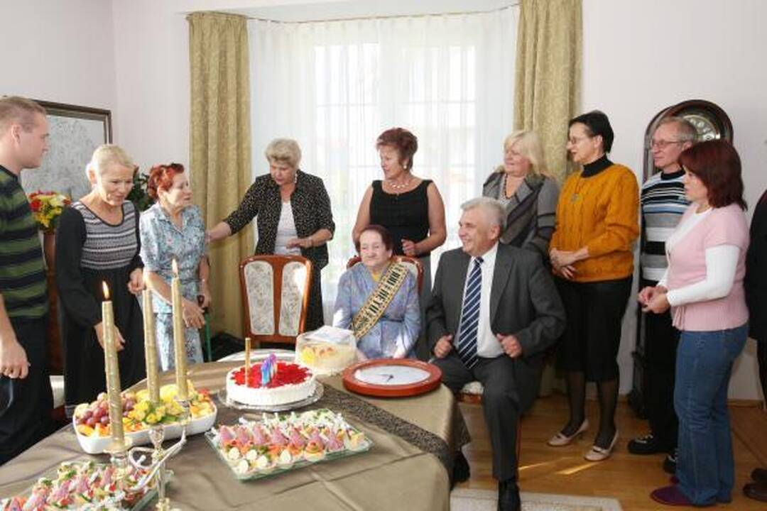 Uostamiesčio valdžia pagerbė šimtametę