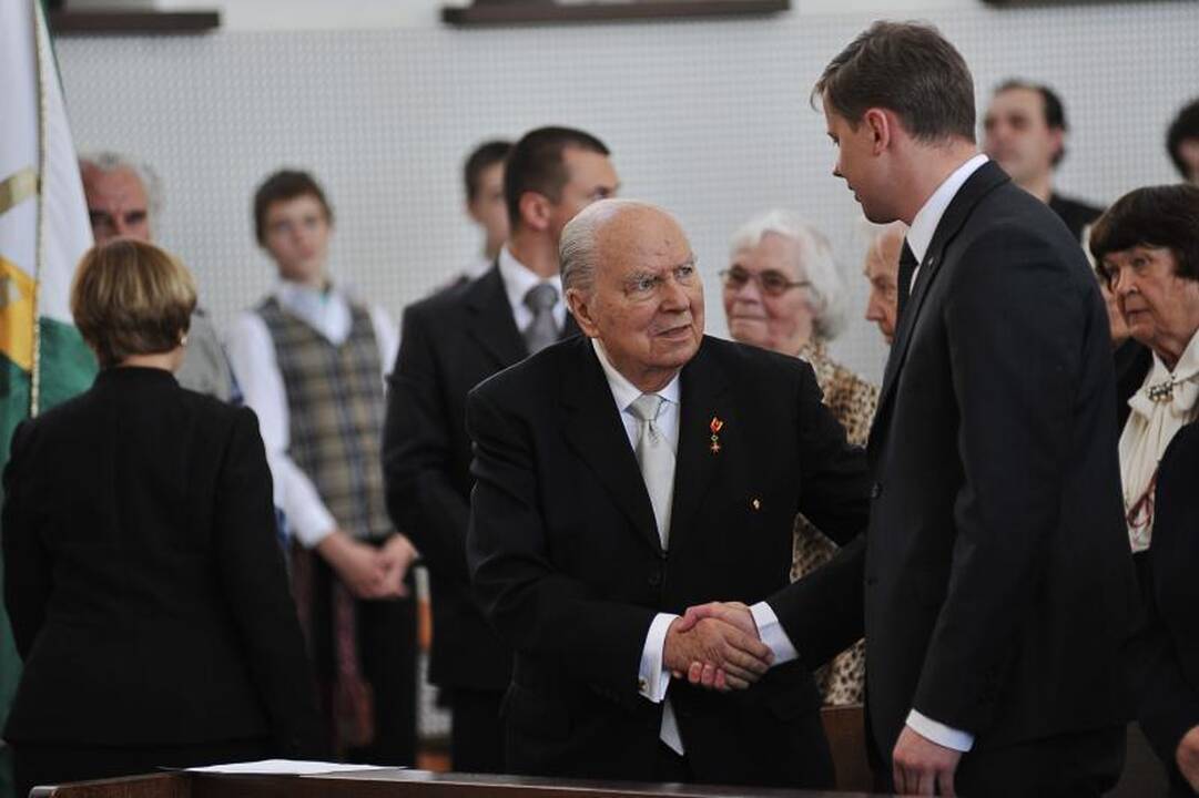 J.Brazaičio palaikų perlaidojime dabartinių šalies vadovų nebuvo