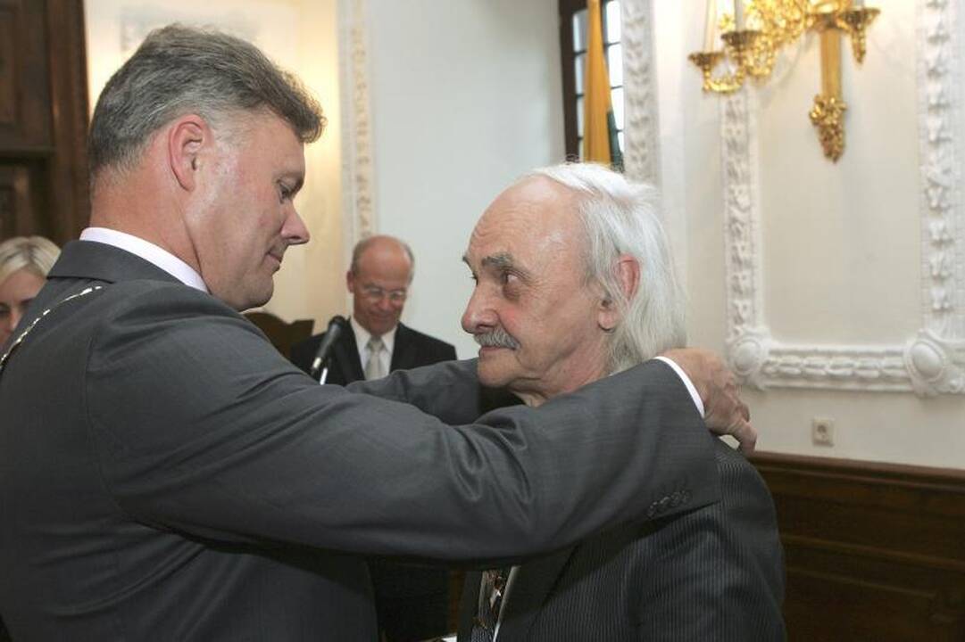 Kauno rotušėje įteikti Santakos garbės ženklai