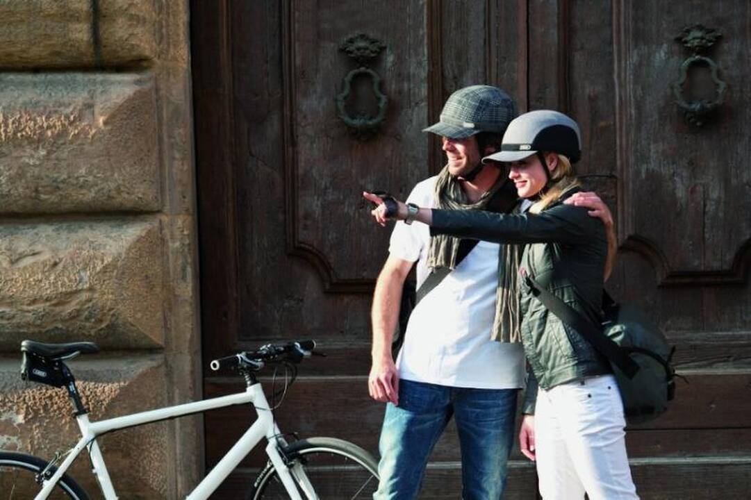 Mitas sugriautas: net ir dėvintiems šalmą šukuosenų „kontūrai“ nepakis