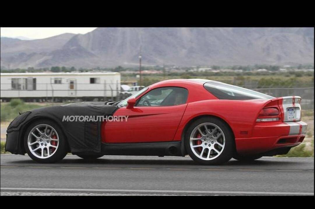 Naujasis „Dodge Viper“ triumfuos superautomobilių rinkoje?