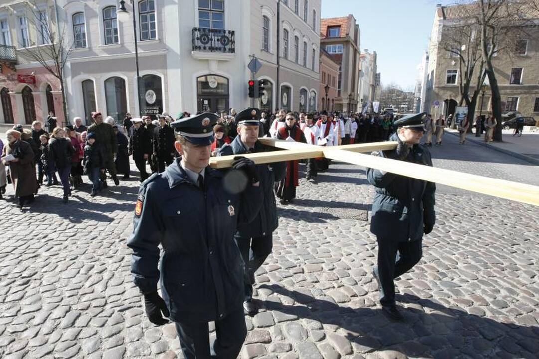 Keli tūkstančiai klaipėdiečių pakartojo Kryžiaus kelią