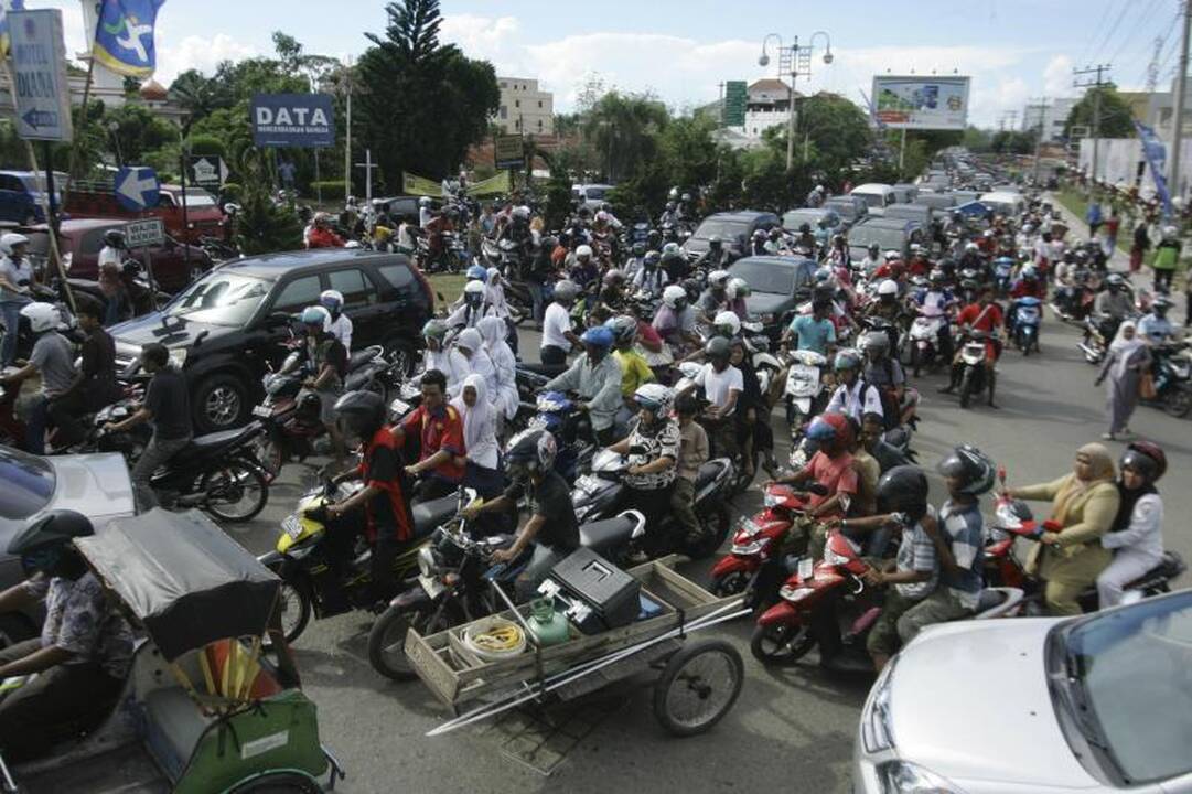 Per žemės drebėjimus Indonezijoje mirė penki žmonės