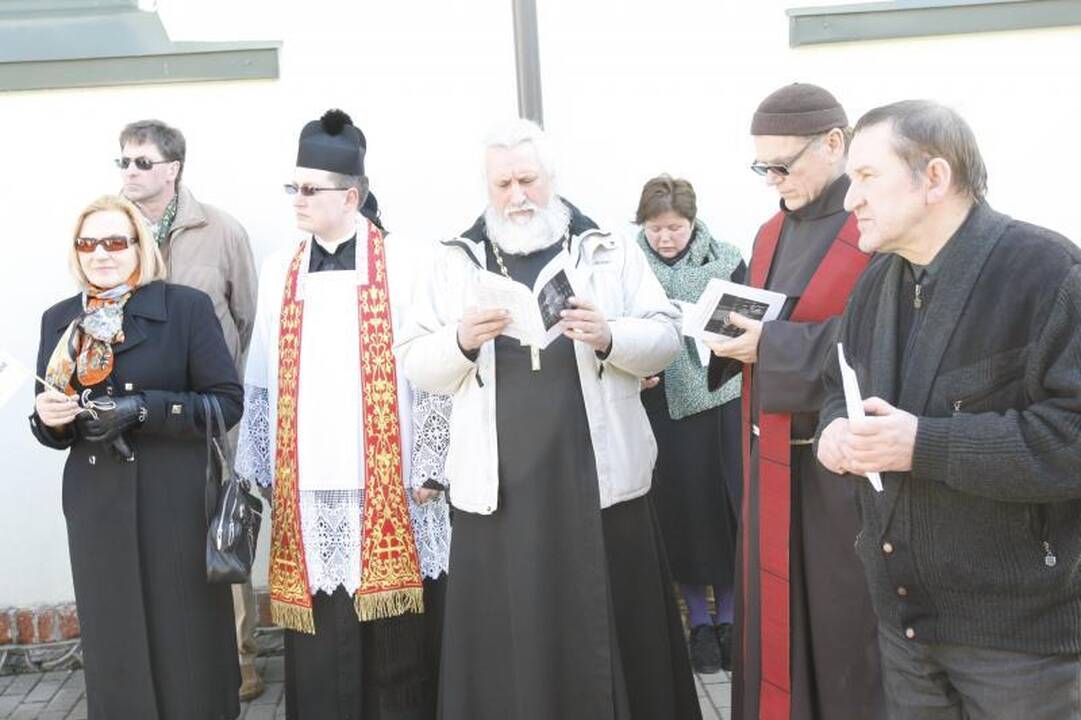 Keli tūkstančiai klaipėdiečių pakartojo Kryžiaus kelią