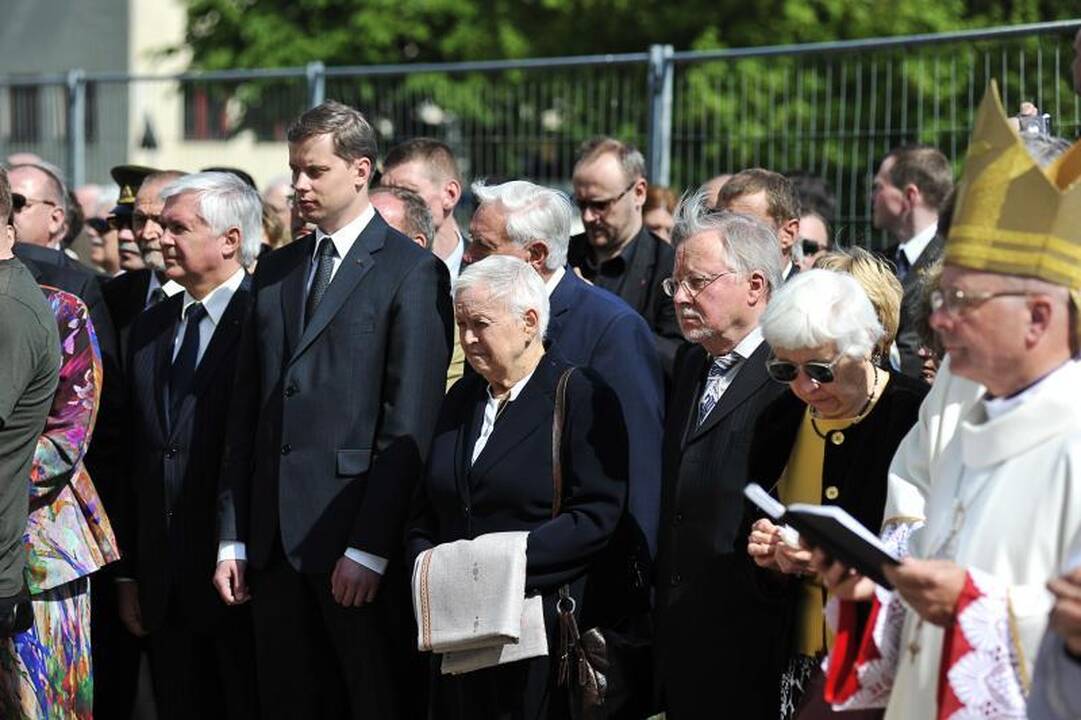 J.Brazaičio palaikų perlaidojime dabartinių šalies vadovų nebuvo