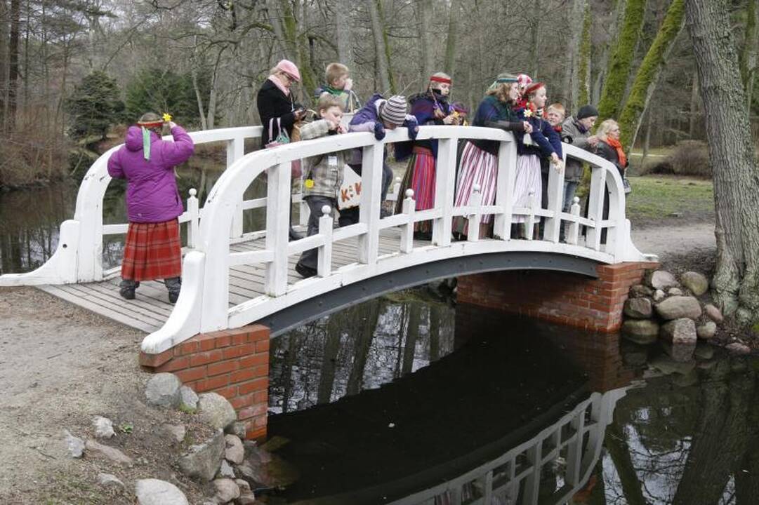 Palangoje į Jurginių linksmybes įsuko folkloro ansambliai