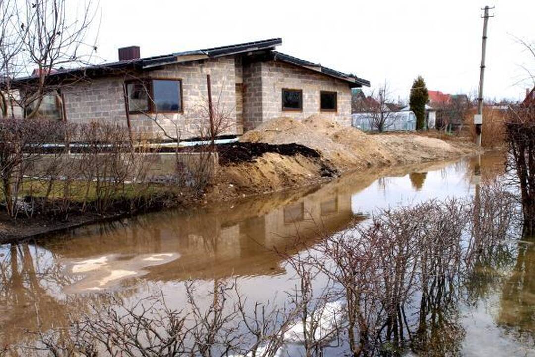 „Pakrantės“ sodų keliai – po vandeniu