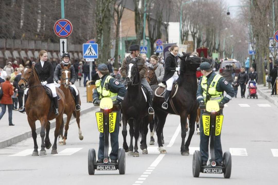 Palangoje į Jurginių linksmybes įsuko folkloro ansambliai