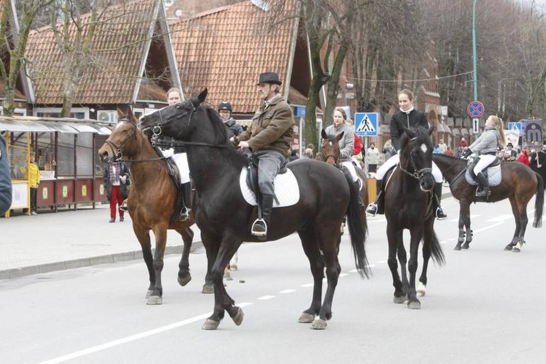 Palangoje į Jurginių linksmybes įsuko folkloro ansambliai