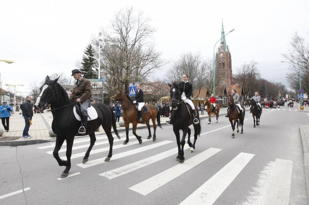Palangoje į Jurginių linksmybes įsuko folkloro ansambliai