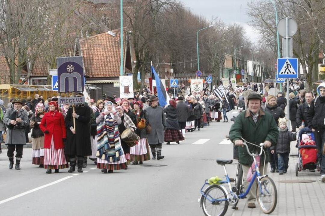Palangoje į Jurginių linksmybes įsuko folkloro ansambliai