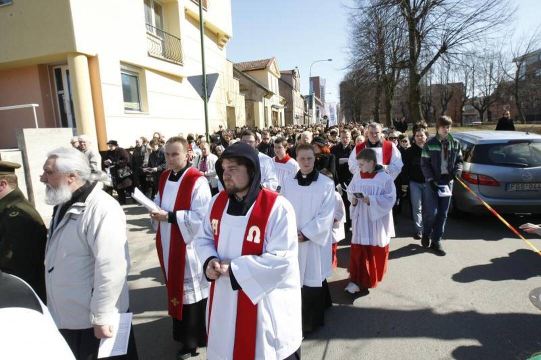 Keli tūkstančiai klaipėdiečių pakartojo Kryžiaus kelią
