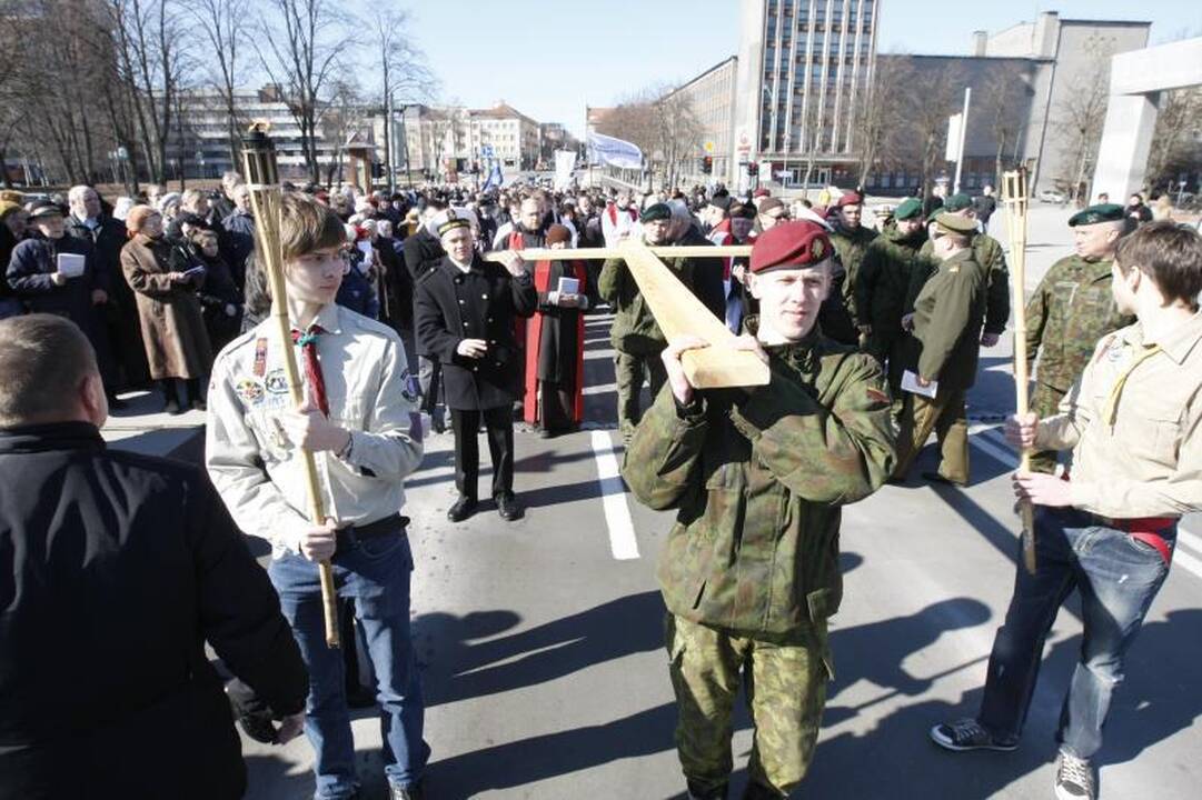Keli tūkstančiai klaipėdiečių pakartojo Kryžiaus kelią