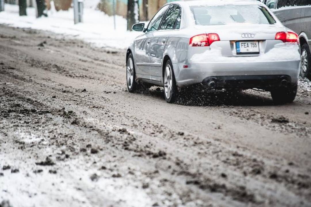 Valdininkas: nėra prasmės valyti gatvių, kai sninga!