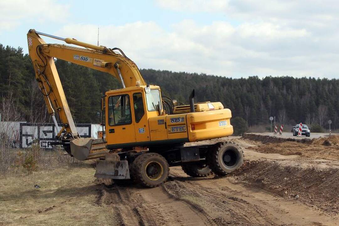 Kelininkai miesto vadovams: versimės per galvą, bet tiltą baigsim
