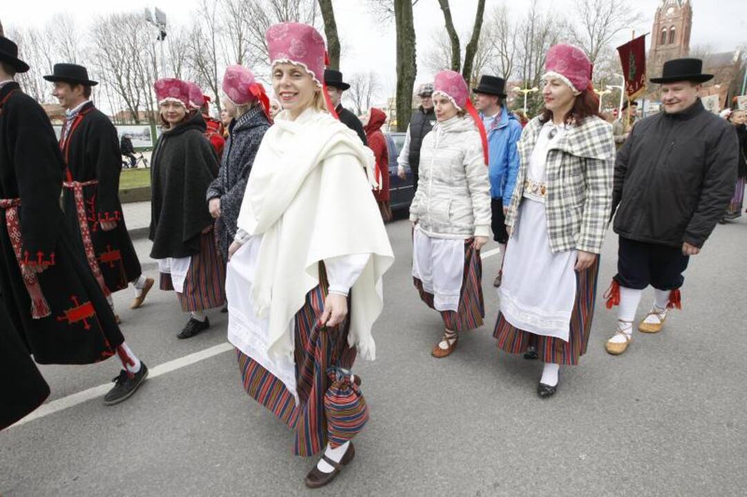 Palangoje į Jurginių linksmybes įsuko folkloro ansambliai