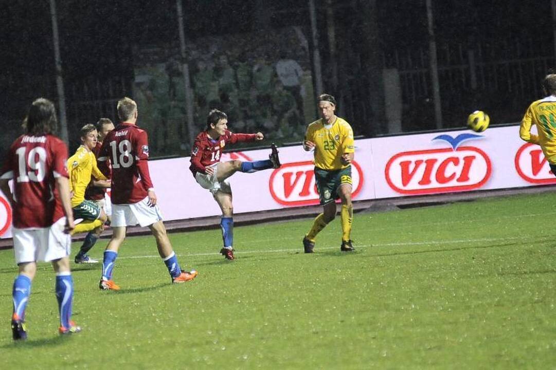 Euro2012 atranką lietuviai baigė eiliniu pralaimėjimu