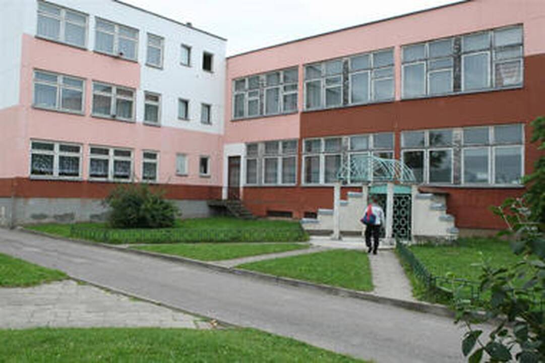 Parlamentarai siūlo mokyklų ginčuose dėl reorganizacijos sprendimo teisę turėtų ministerija
