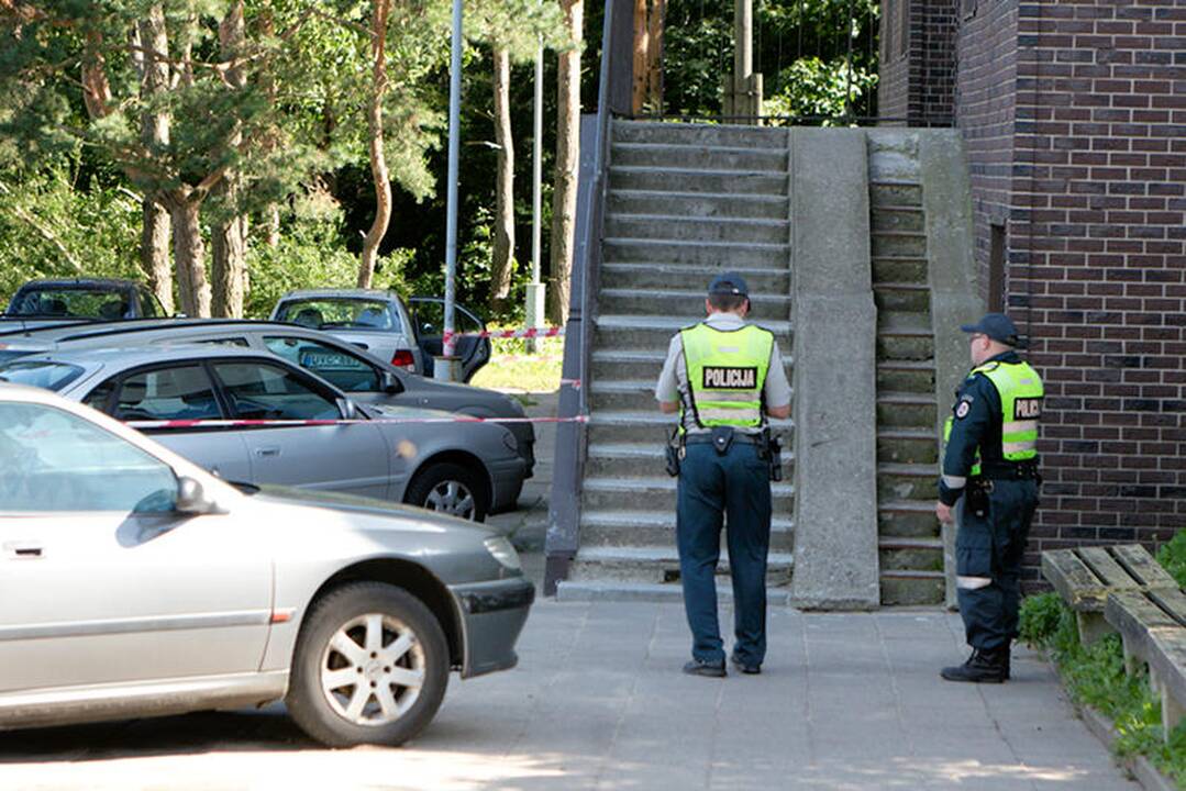 Aktorius namo atsivežė sprogmenį ir iškvietė policiją