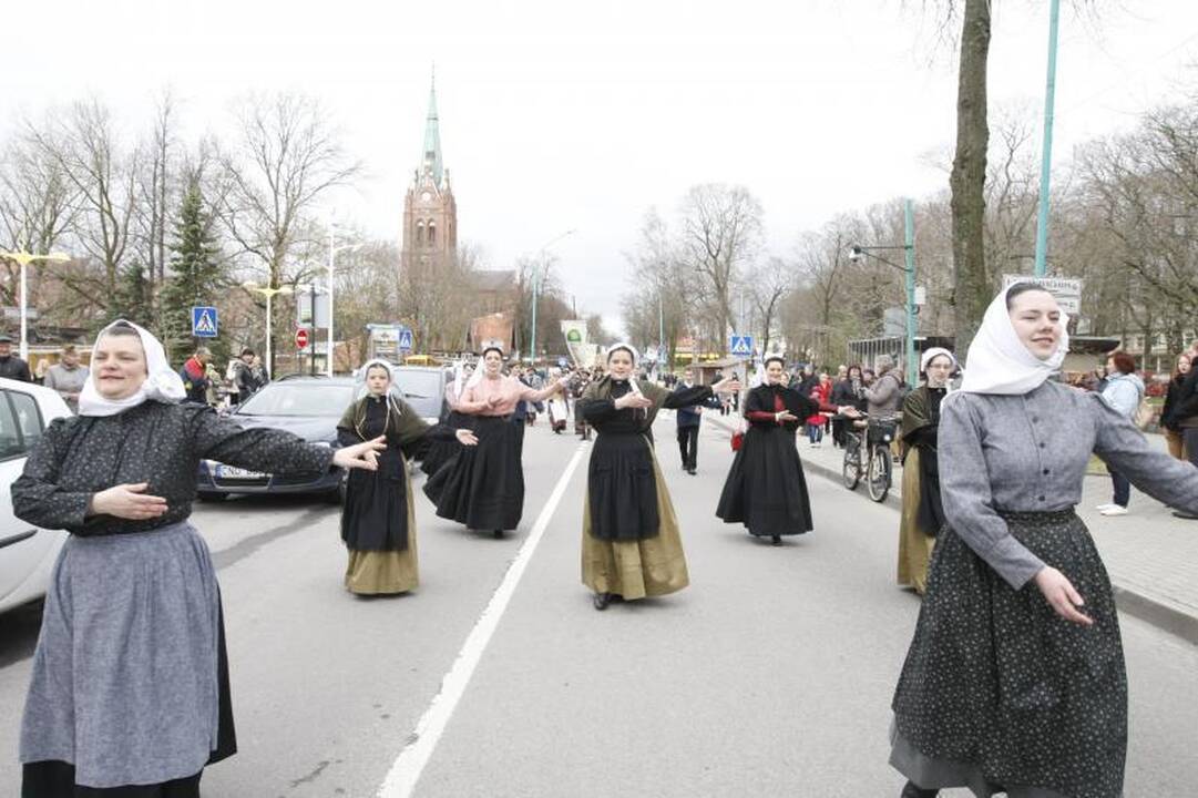 Palangoje į Jurginių linksmybes įsuko folkloro ansambliai