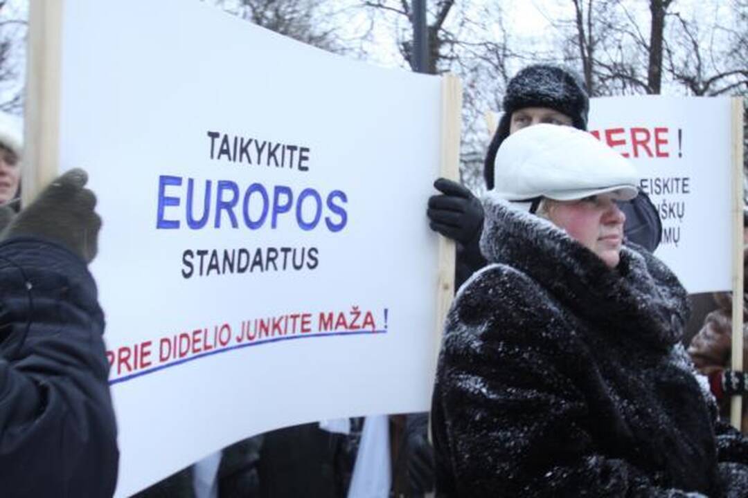 Medikai vėl protestavo prieš ligoninių sujungimą