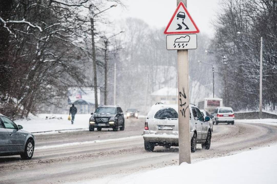 Valdininkas: nėra prasmės valyti gatvių, kai sninga!